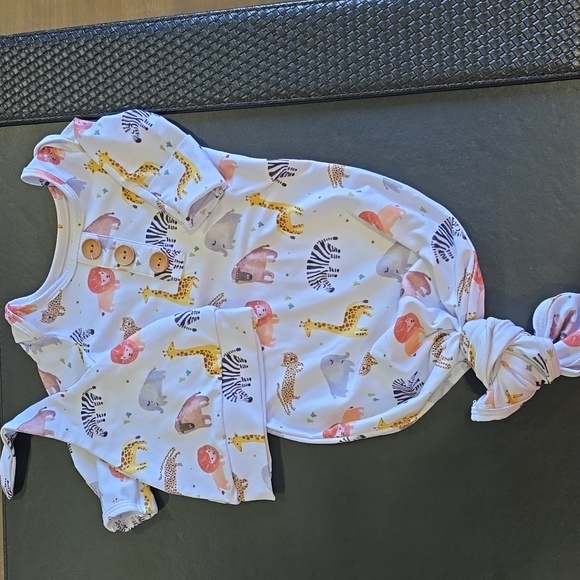 CADE LANE SAFARI PARTYBABY KNOT GOWN/ HAT - Picture 5 of 6